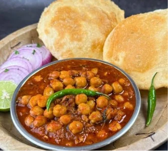 CHOLE BHATURE